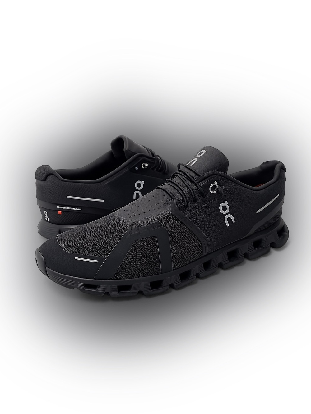 On Cloud 5 Triple Black Running Shoes Men’s Size 11.5 Swiss Engineering